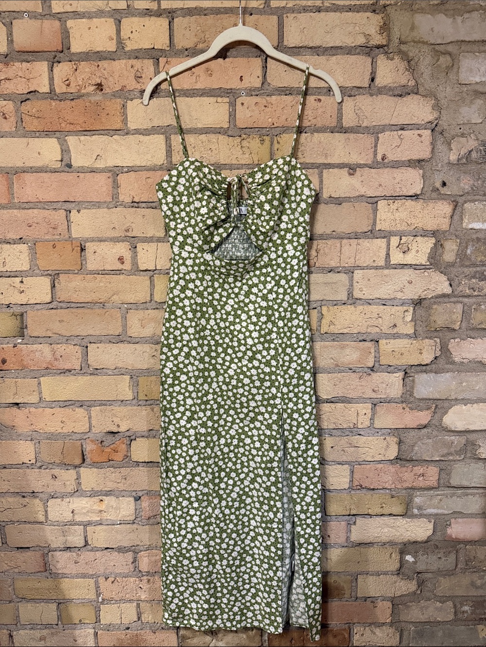 Zara Floral Midi Dress in Green & White Size Medium